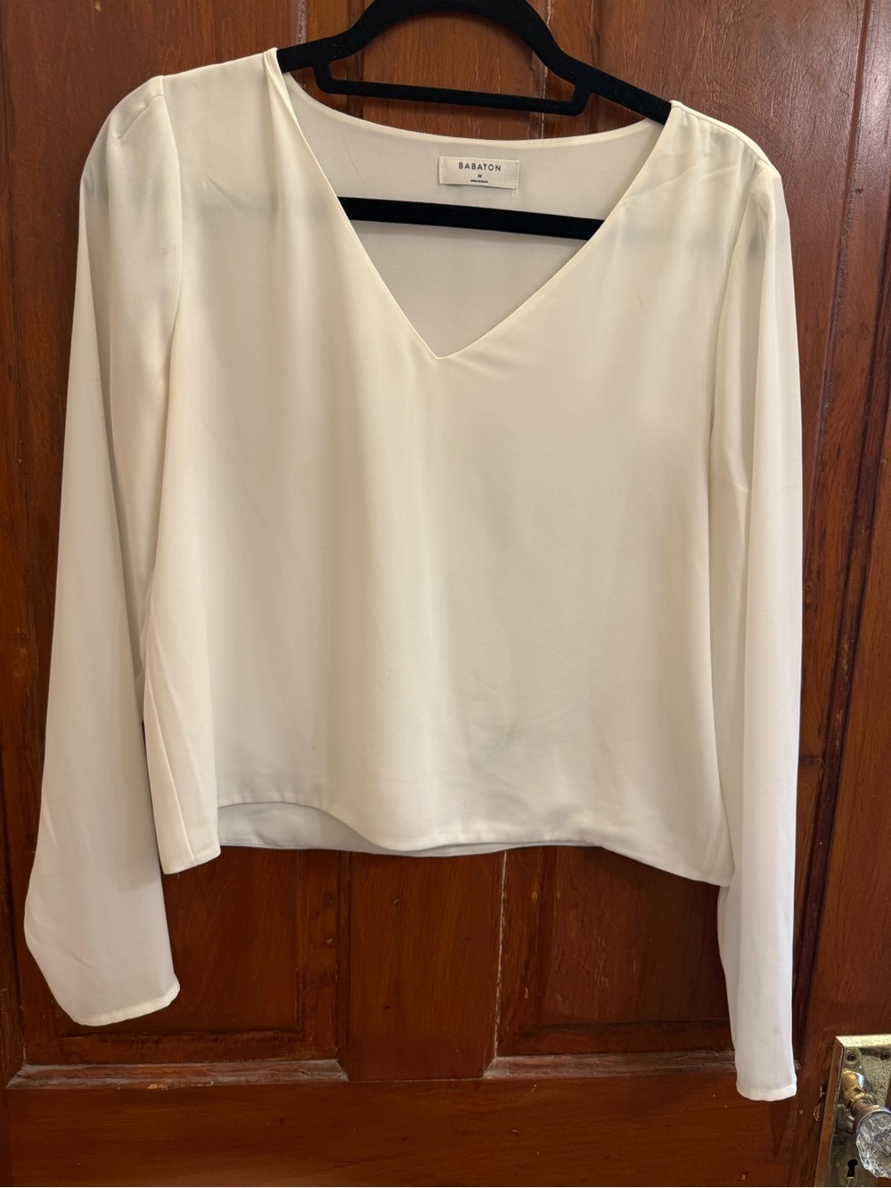 Babaton Cream V-Neck Long Sleeve Top